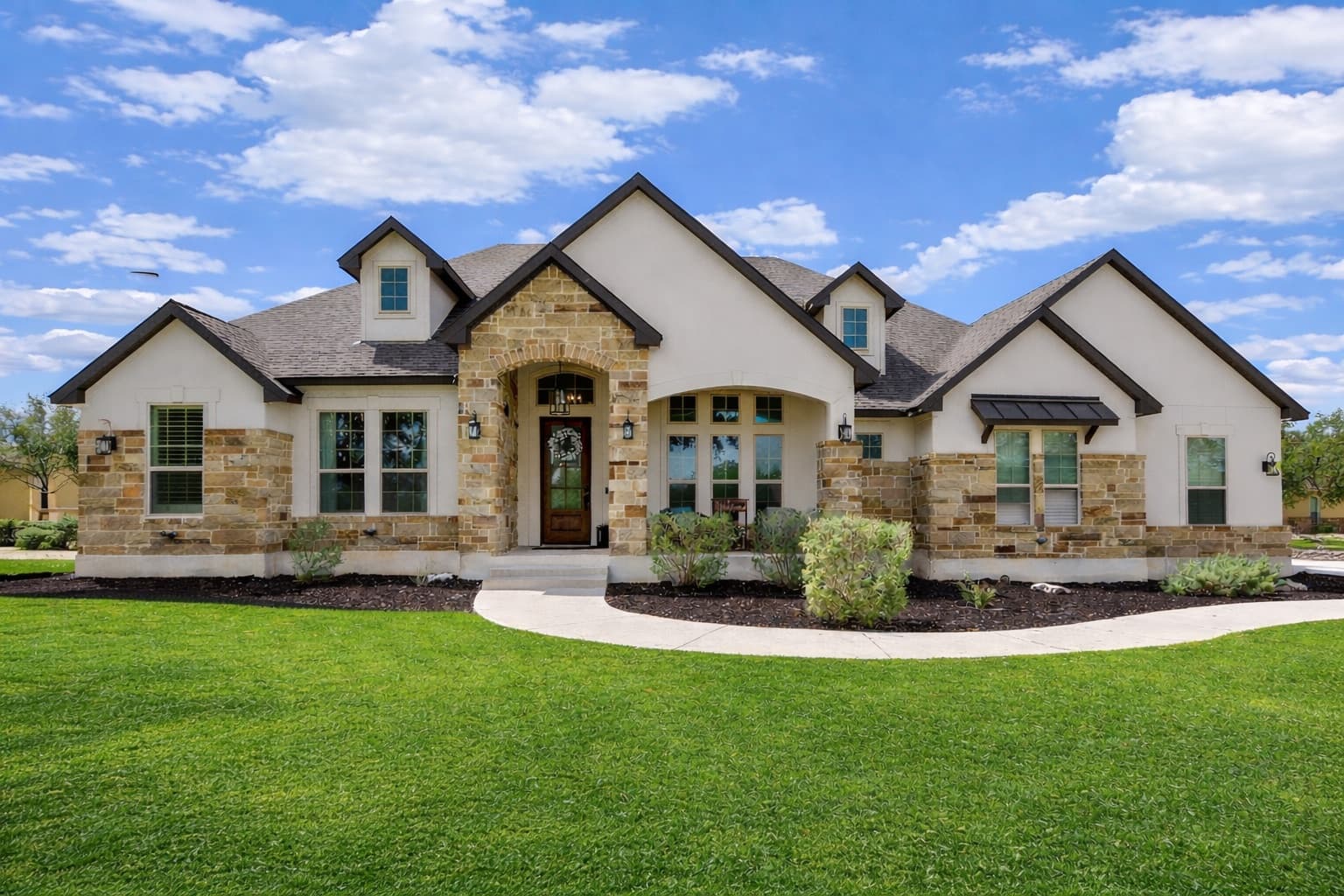 Beautiful Texas home with stone accents
